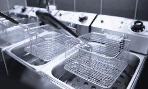 There are three main commercial fryers